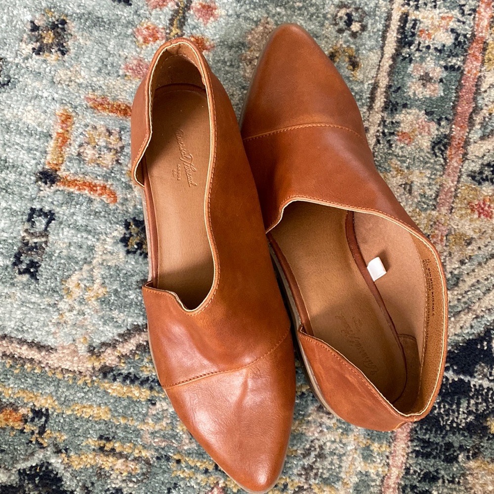 Universal Thread Booties- Size 7 1/2